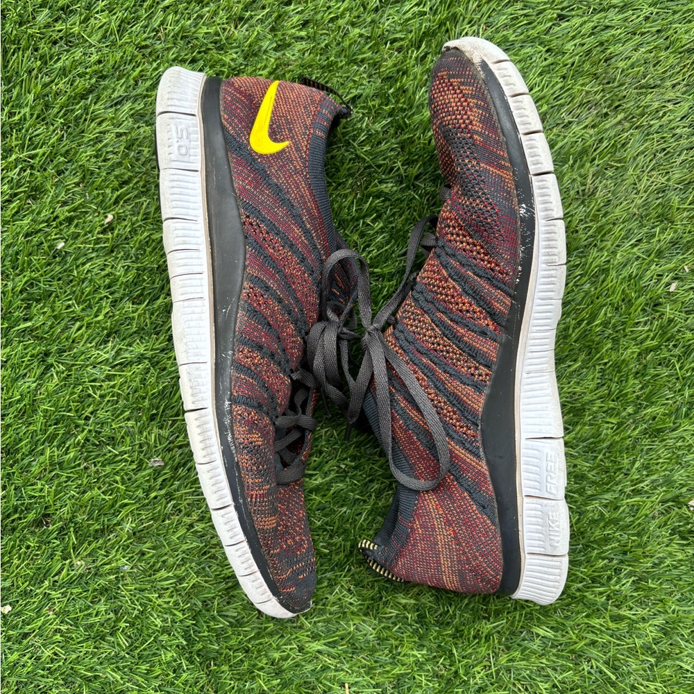 Nike women’s flynit running shoes size 8